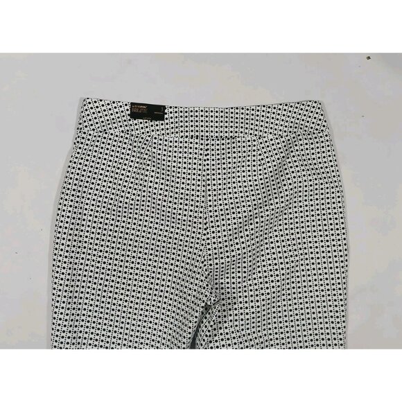 New Chico's So Slimming Brigitte Pull-On Bermuda Shorts Size 3 XL 16 White Dots - Picture 6 of 9